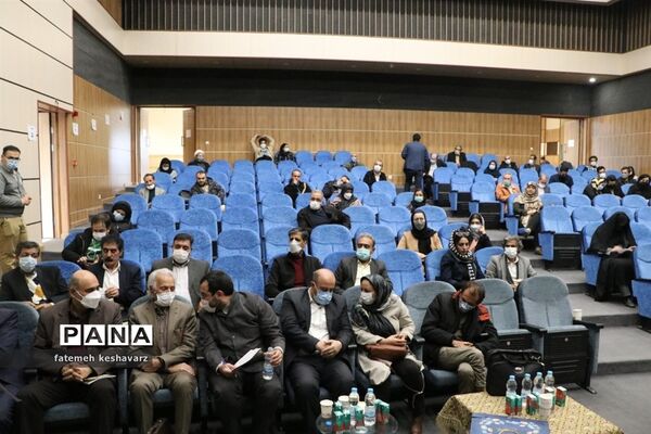 نشست صمیمی هنرمندان شهرقدس
