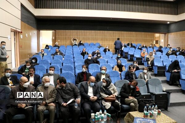 نشست صمیمی هنرمندان شهرقدس