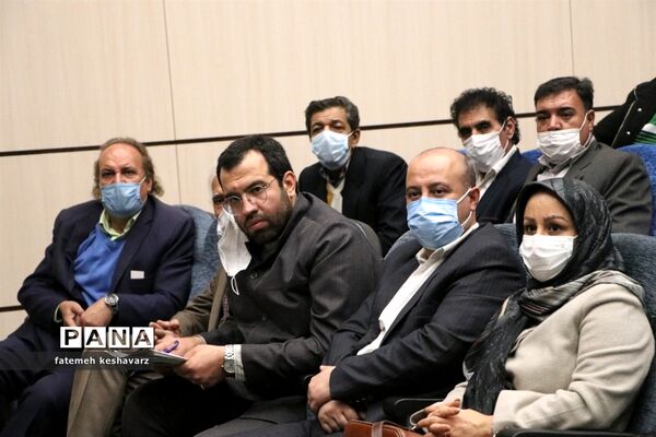 نشست صمیمی هنرمندان شهرقدس