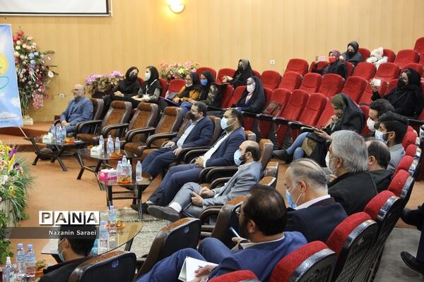 مراسم عصر شعردر دانشگاه‌آزاد اسلامی اسلامشهر