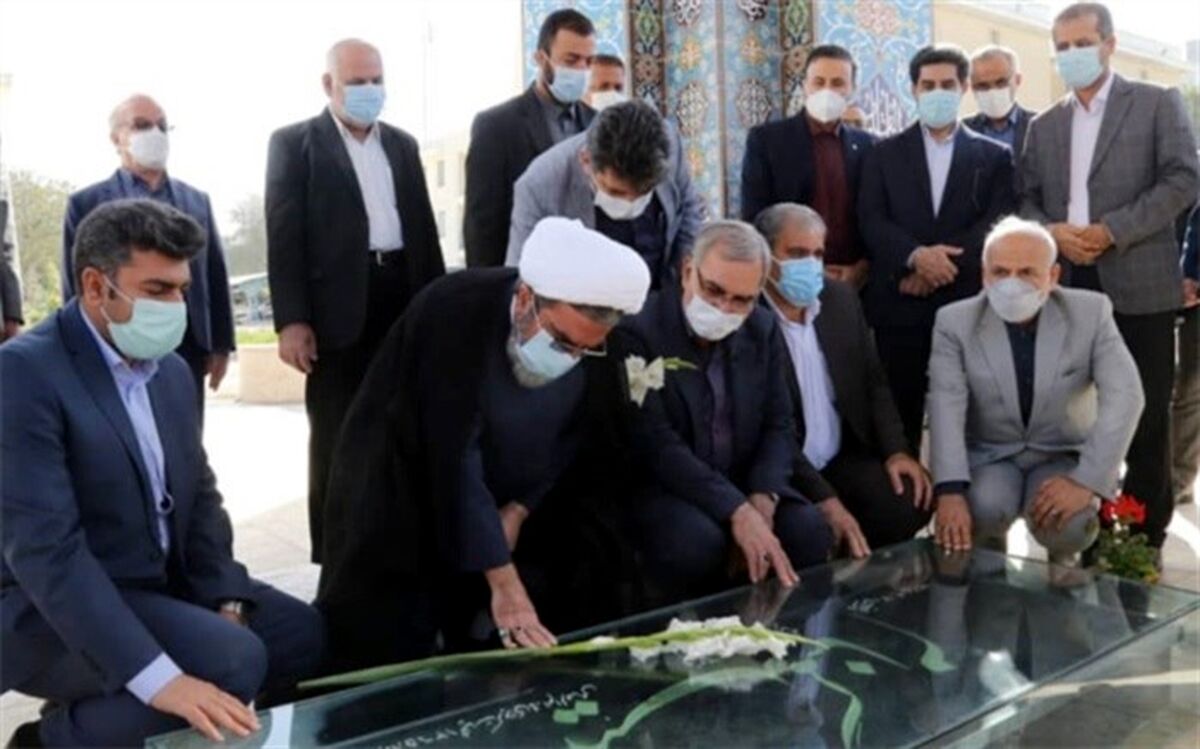 ️ادای احترام وزیر بهداشت به شهدا و بازدید از بیمارستان امیرالمومنین ارتش در بوشهر