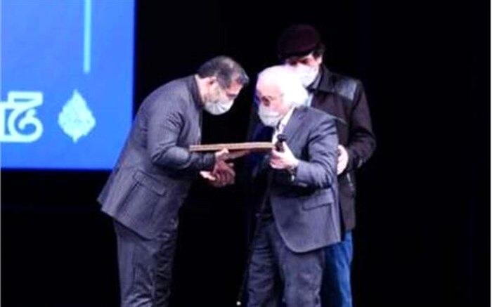 مجاهدی با حکم وزیر فرهنگ و ارشاد اسلامی دبیر دایمی ادبیات آیینی شد