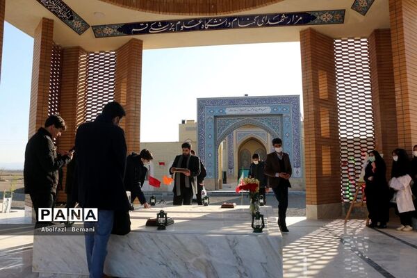 آیین رونمایی از یادمان شهدای گمنام دانشگاه علوم پزشکی قم