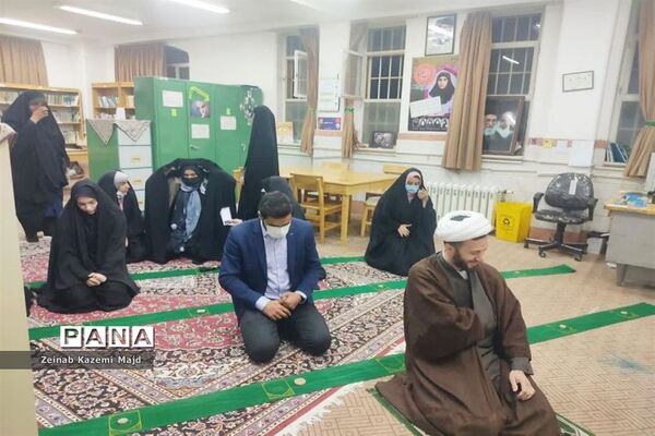 اجرای برنامه «آسمان پنجم» در هنرستان صباری قم