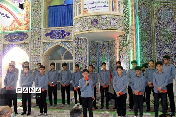 سخنرانی مدیرکل آموزش و پرورش قبل از خطبه‌های نماز جمعه