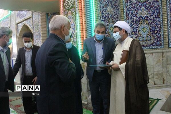 سخنرانی مدیرکل آموزش و پرورش قبل از خطبه‌های نماز جمعه