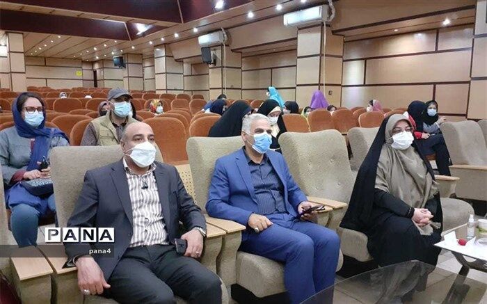 برگزاری مسابقه مشاعره بین دختران و پسران دانش‌آموز