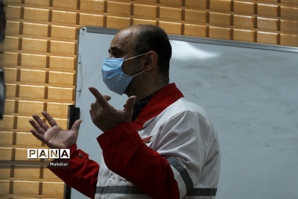 برگزاری دوره بازنگری کمک‌های اولیه در آموزش و پرورش شهر جوادآباد