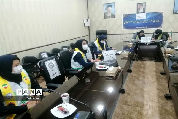 برگزاری مسابقات مناظره دانش‌آموزی ناحیه 6 استان اصفهان