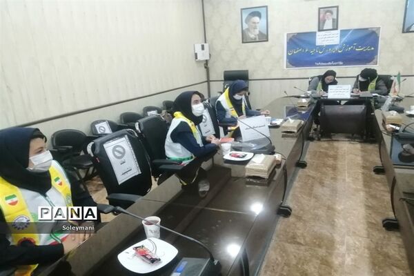 برگزاری مسابقات مناظره دانش‌آموزی ناحیه 6 استان اصفهان