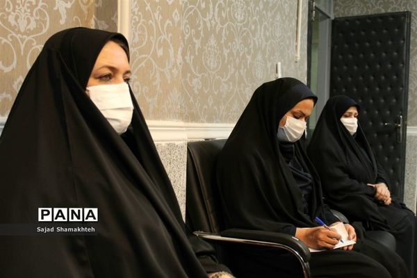 افتتاح نمایشگاه آثار هنری دانش‌آموزان و معلمان ناحیه چهار اهواز