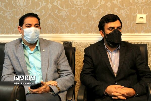افتتاح نمایشگاه آثار هنری دانش‌آموزان و معلمان ناحیه چهار اهواز