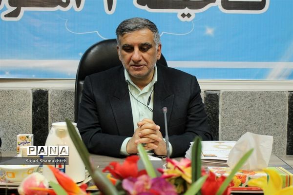 افتتاح نمایشگاه آثار هنری دانش‌آموزان و معلمان ناحیه چهار اهواز