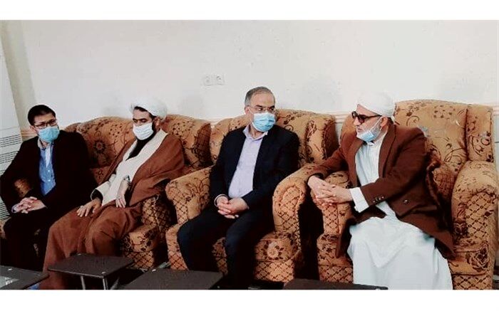 همه دانش‌آموزان فارسی باید زیر چتر عدالت آموزشی قرار گیرند