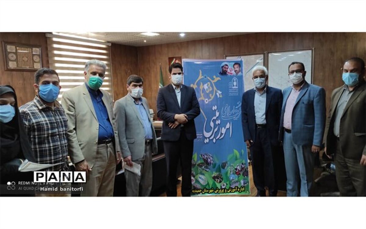 دیدار پیشکسوتان امور تربیتی با فرماندار حمیدیه