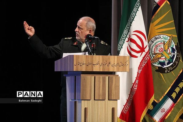 آیین رونمایی از دستاوردهای پژوهشگاه علوم و معارف دفاع مقدس