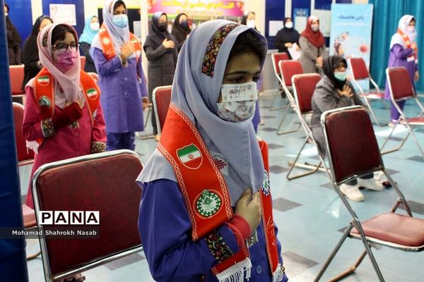 برپایی نمایشگاه دانش‌آموزی دست ساخته‌ها با مواد دور ریختنی در ناحیه 2 اهواز