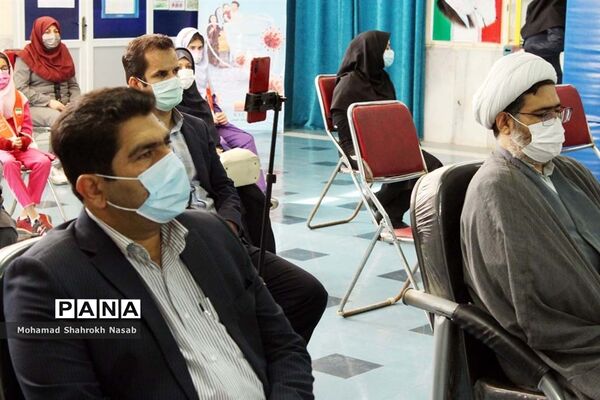 برپایی نمایشگاه دانش‌آموزی دست ساخته‌ها با مواد دور ریختنی در ناحیه 2 اهواز