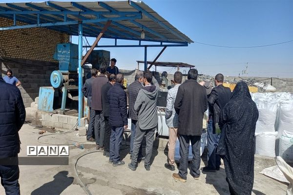 مراسم تجلیل از مربیان پیشتاز جرقویه علیا