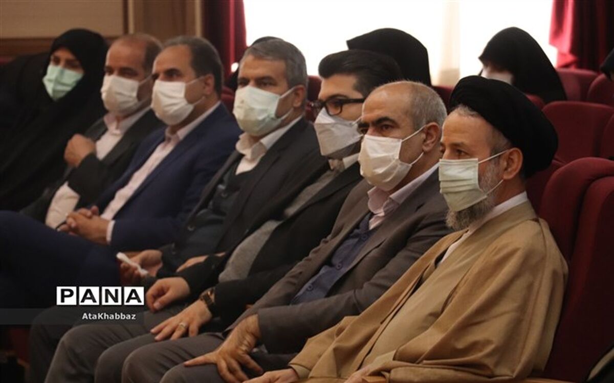 اصلی‌ترین شاخص معلم، اخلاق است