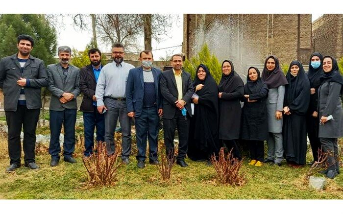 تربیت دانش‌آموزان در مدارس، یک وظیفه همگانی است