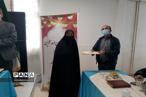 نشست صمیمی معاونان و مربیان پرورشی و مشاوران مدارس با مدیر آموزش و پرورش فیروزکوه