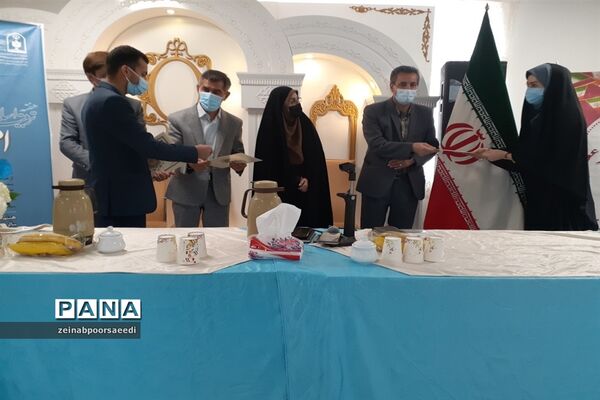نشست صمیمی معاونان و مربیان پرورشی و مشاوران مدارس با مدیر آموزش و پرورش فیروزکوه