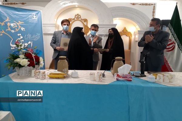 نشست صمیمی معاونان و مربیان پرورشی و مشاوران مدارس با مدیر آموزش و پرورش فیروزکوه