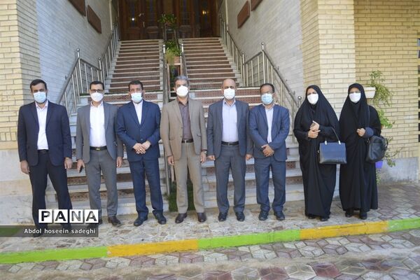 دیدار مسئولان آموزش و پرورش استان بوشهر با نماینده ولی فقیه در استان و امام جمعه بوشهر