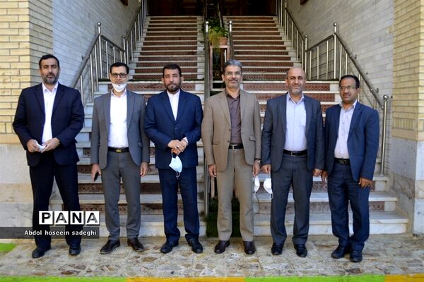 دیدار مسئولان آموزش و پرورش استان بوشهر با نماینده ولی فقیه در استان و امام جمعه بوشهر
