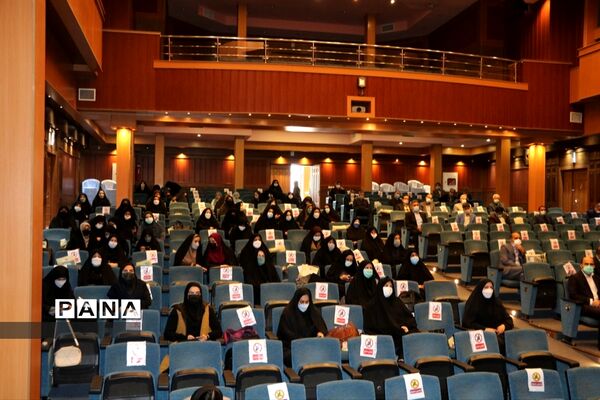 آیین تجلیل و تقدیر از معاونان و مربیان پرورشی ناحیه۶ مشهد