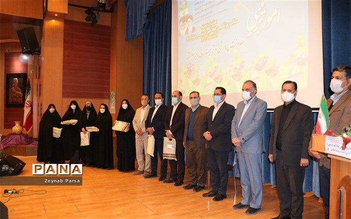مربیان پرورشی همیشه نمونه و الگو برای دانش‌آموزان بوده‌اند