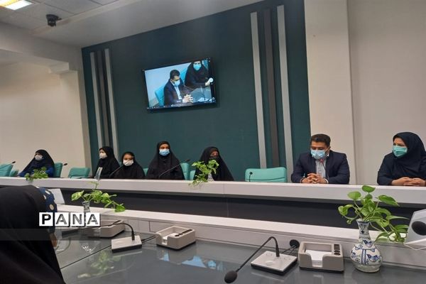 برگزاری دومین نشست مجلس دانش آموزی دختران ناحیه 2  یزد