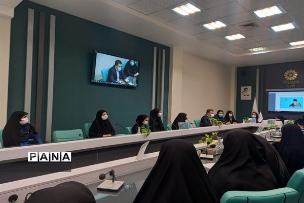 برگزاری دومین نشست مجلس دانش آموزی دختران ناحیه 2  یزد
