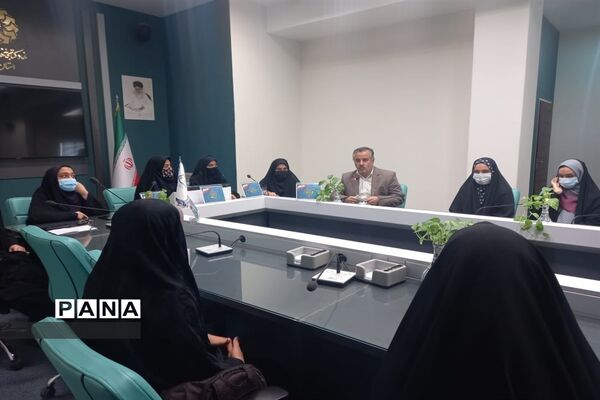 برگزاری دومین نشست مجلس دانش آموزی دختران ناحیه 2  یزد