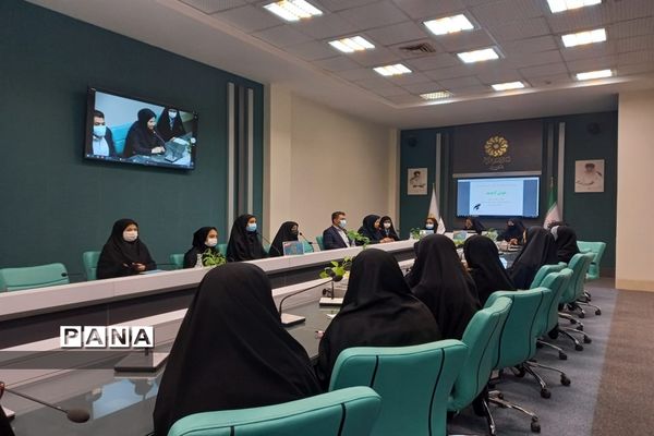 برگزاری دومین نشست مجلس دانش آموزی دختران ناحیه 2  یزد