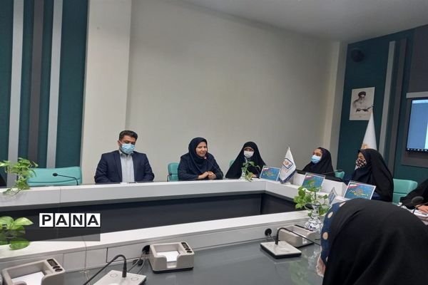 برگزاری دومین نشست مجلس دانش آموزی دختران ناحیه 2  یزد
