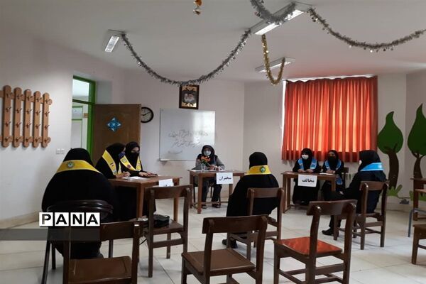 برگزاری مسابقات مناظره دانش‌آموزی شهرستان خمینی شهر