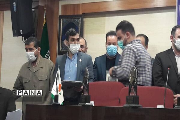 تجلیل از برگزیدگان کشوری کنگره قرآنی مدارس سمپاد استان قم