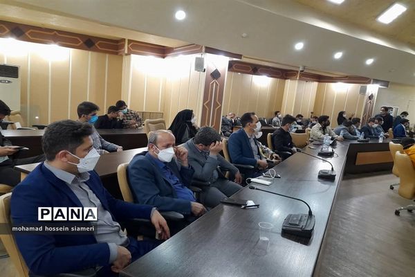 دیدار صمیمی  وزیر آموزش وپرورش با جمعی از تشکل های دانش آموزی آبادان