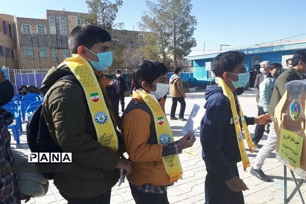 مراسم جشن نیکوکاری در مدارس ابرکوه