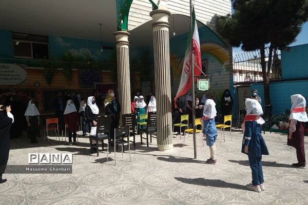 زنگ نیکوکاری در مدرسه فروغ حضرت خدیجه(س) ناحیه یک ری