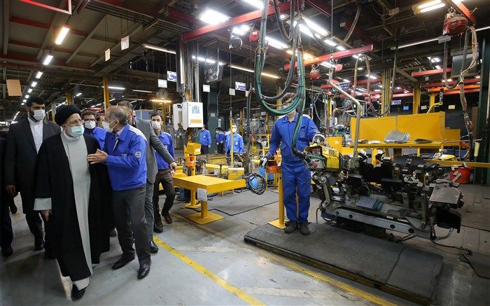 نجفی‌منش: قیمت بازاری خودرو با 8 فرمان رئیس‌جمهوری کاهش می‌یابد