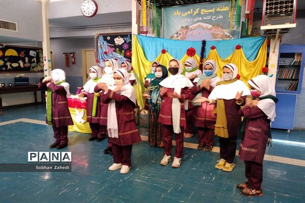 برگزاری جشن ولادت امام حسین(ع) و روز پاسدار در آموزش و پرورش رودهن