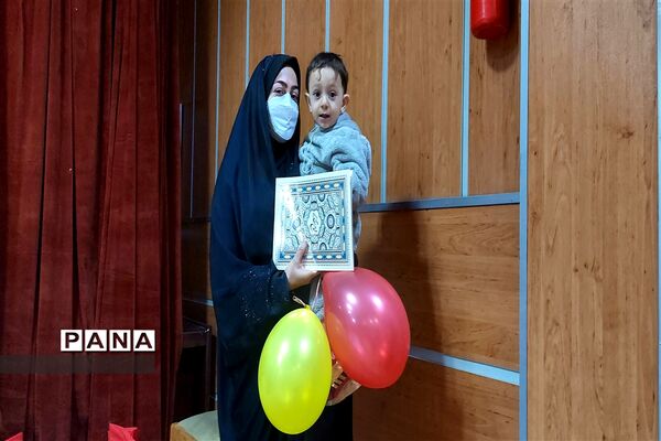 آیین تجلیل از برگزیدگان پرورشی در قرچک