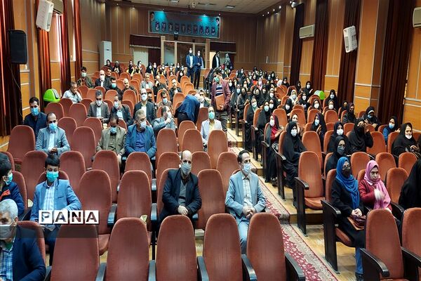 آیین تجلیل از برگزیدگان پرورشی در قرچک
