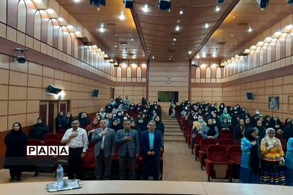 آیین تجلیل از افتخار آفرینان دبیرستان سمیه محمود‌آباد