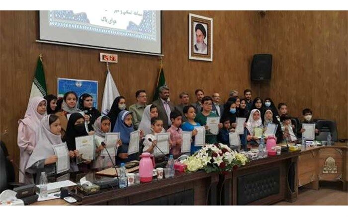تجلیل از دانش‌آموزان طبیعت‌یار در جشنواره هوای پاک در نیشابور