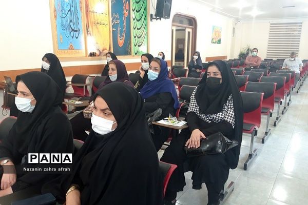 برگزاری کارگاه توانمند‌سازی مربیان پرورشی رودهن