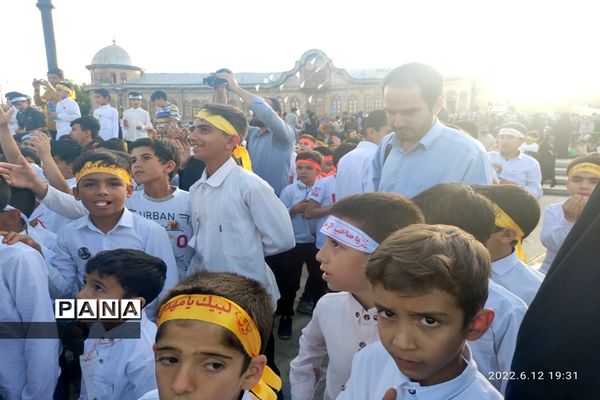 اجرای سرود سلام فرمانده در میدان امام خمینی همدان